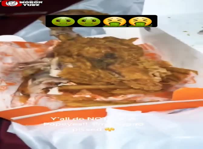 Video :She gets a fried rat at Popeye's instead of a fried chicken!
